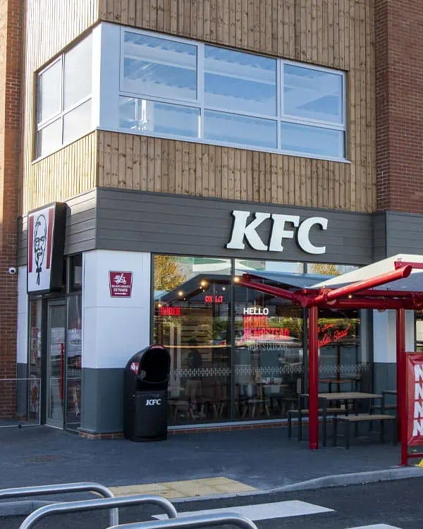 Crucial-Commercial-Aluminium-Curtain-Walling-shop-fronts 7 Crucial Commercial Aluminium Curtain Walling shop fronts